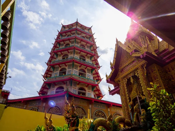 Blick Auf Den Tempel Wat Tham Suea Oder Tigerhöhle Kanchanaburi — Stockfoto