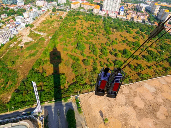 Pattaya Thailand December 2019 Couple Doing Tower Jump Top Pattaya — Stock Photo, Image