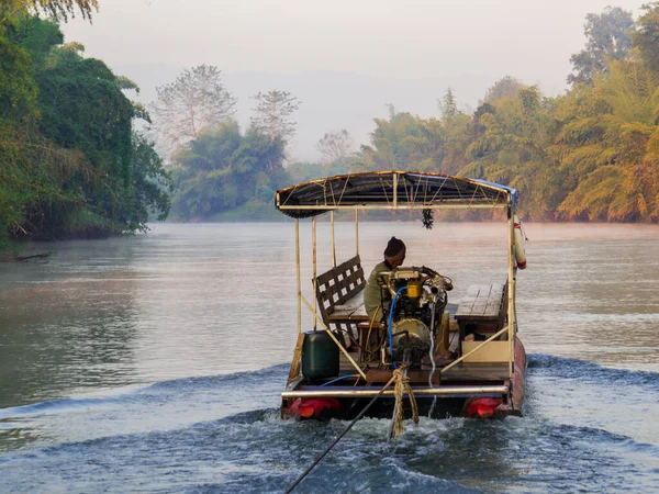 Khwae Yai River Thailand January 2020 Thai Man Driving Boat — Stock Photo, Image