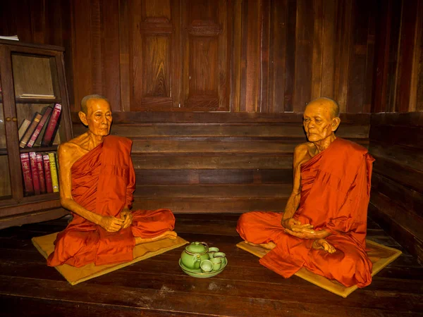 Pattaya Tailandia Enero 2020 Monumento Los Monjes Budistas Tailandeses Wat —  Fotos de Stock