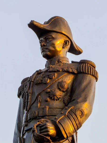 泰国帕塔亚 2019年12月30日 泰国皇家海军上将Abhakara Kiartivongse铜像 位于Phratamnak Hill — 图库照片