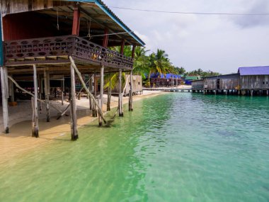 Kamboçya 'daki Koh Rong adasındaki Sok San Köyü manzarası.