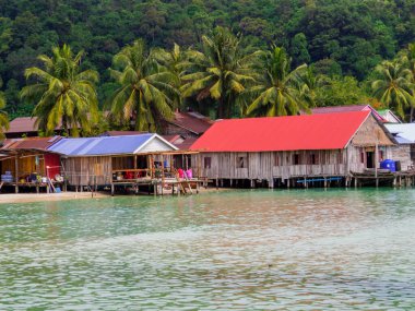 Kamboçya 'daki Koh Rong adasındaki Sok San Köyü manzarası.
