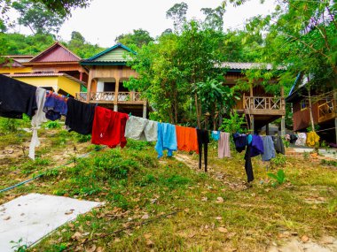 Kamboçya 'daki Koh Rong adasındaki Sok San Köyü manzarası.