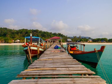 Kamboçya 'daki Koh Rong adasındaki Sok San Köyü manzarası.