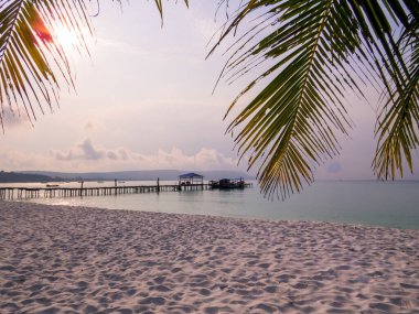 Sok San Village, Koh Rong Adası, Kamboçya 'da inanılmaz bir gün doğumu.