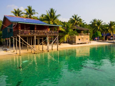 Kamboçya 'daki Koh Rong adasındaki Sok San Village manzarası.