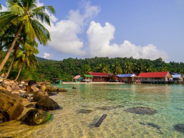 Kamboçya 'daki Koh Rong adasındaki Sok San Village manzarası.