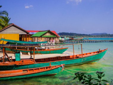 Kamboçya 'daki Koh Rong adasındaki Sok San Köyü manzarası.