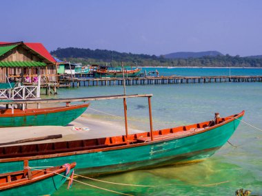 Kamboçya 'daki Koh Rong adasındaki Sok San Köyü manzarası.