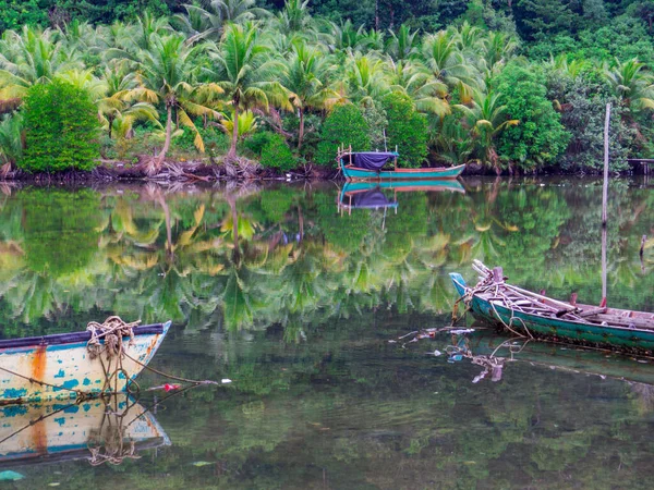 Традиционная Рыбацкая Лодка Деревне Сок Сан Острове Ронг Камбоджа — стоковое фото