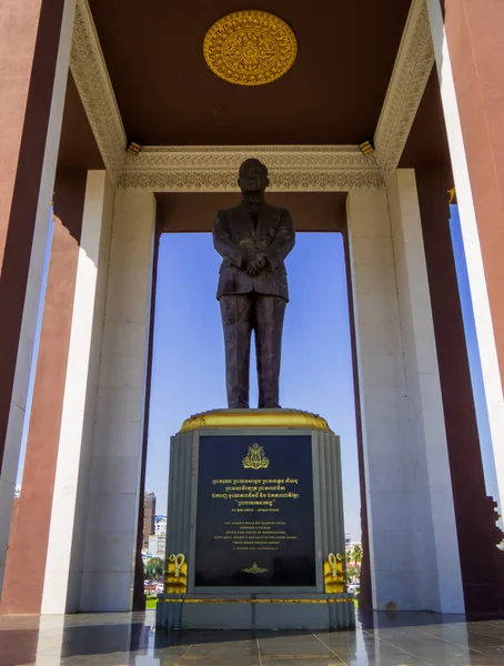 Phnom Penh Cambodia January 2020 View Statue King Father Norodom — Stock Photo, Image