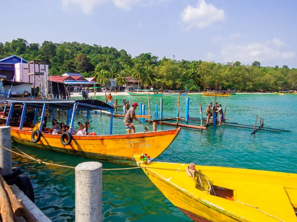 Koh Rong Cambodia January 2020 People Working Building New Pier — Stock Photo, Image