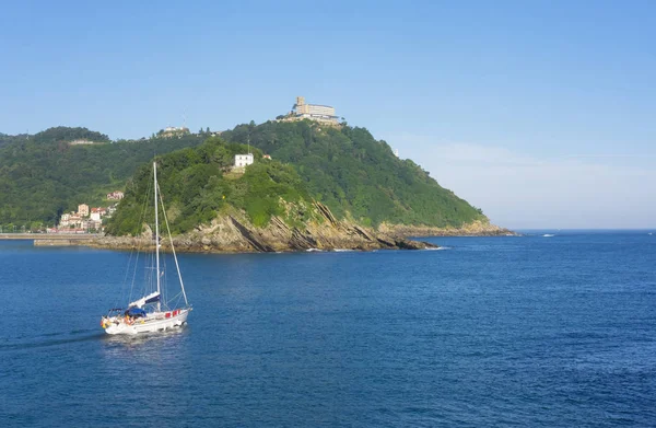 Sailing holiday trip, city of San Sebastian — Stock Photo, Image