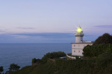Navigasyon, San Sebastian yılında deniz feneri için ışık