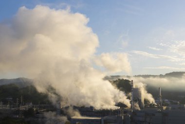 Santral, borular duman atma