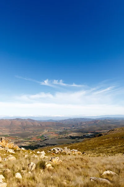 Vista de retrato - Nuvens sobre o vale de Swartberg na África do Sul — Fotografia de Stock