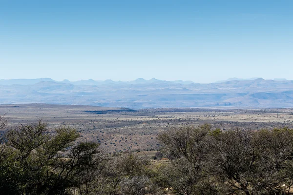 Montañas sobre montañas — Foto de Stock