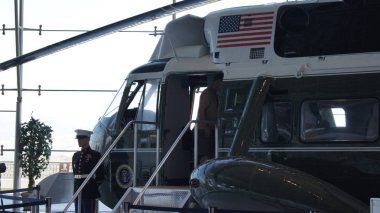 Simi Valley, California, Amerika Birleşik Devletleri - 9 Ekim 2014: Hava Kuvvetleri bir Boeing 707 ve Reagan başkanlık Kütüphanesi'nde sergilenen deniz 1