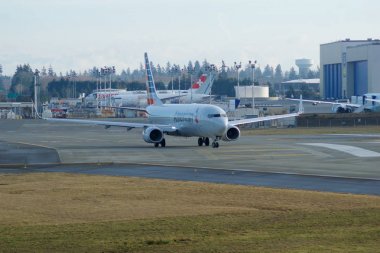 Everett, Washington, Amerika Birleşik Devletleri - 26 Ocak 2017: Yeni Amerikan Havayolları Boeing 737-800 Sonraki Gen Msn 31258, kayıt N309pc verir başarılı deneme uçuşu Snohomish County açılış