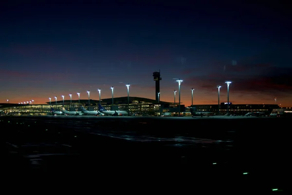 Oslo, Norveç - 21 Ocak 2017: Oslo Lufthavn Havaalanı Gardermoen Osl Havaalanı Norveç ve düşük maliyetli havayolu Norveç Hava Servisi Dy ve Sas İskandinav Havayolları Sk için bir merkez olduğunu
