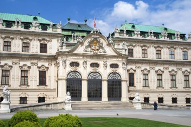 Viyana, Avusturya - 29 Nisan 2017: Belvedere üst ve alt Belvedere, Orangery ve Saray ahırları iki Barok saraylar oluşan tarihi bir binada Viyana'da, karmaşık olduğunu
