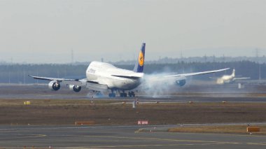 Frankfurt, Almanya - 28 Şubat 2015: Lufthansa Boeing 747 - Msn 37829 - D-Abyd, Mecklenburg-Vorpommern Frankfurt Uluslararası Havaalanı Fra açılış adlandırılan. Ünlü ve güçlü uçak