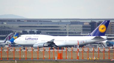 Frankfurt, Almanya - 28 Şubat 2015: Lufthansa Boeing 747 - Msn 28287 - D-Abvt, adlı Rheinland Pfalz Frankfurt Uluslararası Havaalanı Fra kalkmak üzere. Ünlü ve güçlü uçak