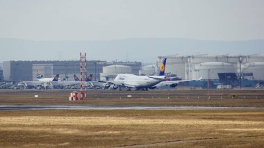 Frankfurt, Almanya - 28 Şubat 2015: Lufthansa Boeing 747 - Msn 28287 - D-Abvt, adlı Rheinland Pfalz Frankfurt Uluslararası Havaalanı Fra kalkmak üzere. Ünlü ve güçlü uçak