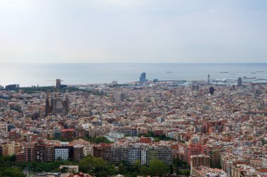 Barcelona, İspanya - 30th Ağustos 2017: geniş açı Barselona şehir manzarası muhteşem panoramik manzaralarını sunan sığınaklar de carmel üzerinden vurdu