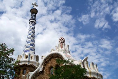 Barcelona, İspanya - 30th Ağustos 2017: Tarafından Antoni Gaudi, Catalonia Park Guell girişinde görünümünü