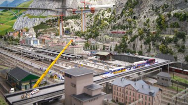 Hamburg, Almanya - 8 Mart 2014: Bir model tren cazibe ve kendi türünde dünyanın en büyük minyatür Wunderland olduğunu