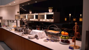Dubai, Birleşik Arap Emirlikleri - 4 Nisan 2014: Lufthansa Senatör Business Lounge Dxb Dubai Uluslararası Havaalanı. Star Alliance üyesi Alman havayolu şirketidir
