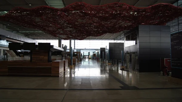 BERLIN, GERMANY - JAN 17th, 2015: Inside of the Berlin Brandenburg Airport BER, still under construction, empty terminal building, architecture tour — Stock Photo, Image