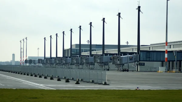 柏林, 德国-2015年1月17日: 柏林勃兰登堡机场, 仍在建, 空航站楼, 建筑之旅 — 图库照片