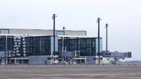 БЕРЛИН, ГЕРМАНИЯ - 17 ЯН 2015: Берлин Бранденбург Аэропорт БЕР, еще строится, пустое здание терминала, архитектурный тур — стоковое фото