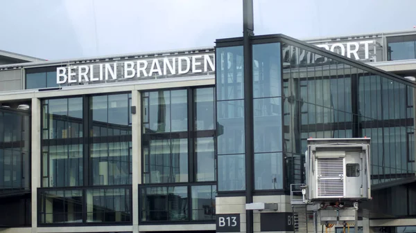 Berlin, Almanya - 17 Ocak 2015: Hala altında inşaat, boş terminal binası, mimari tur Berlin Brandenburg Havaalanı Ber
