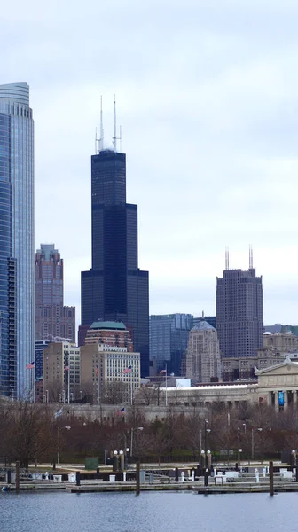 Chicago, Illinois, Birleşik Devletler - 11 Aralık 2015: Chicago gökyüzü Adler Planetaryumu 'ndan görüldüğü gibi — Stok fotoğraf