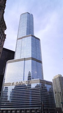 Chicago, Illinois, Birleşik Devletler - 11 Aralık 2015: Chicago şehir merkezindeki Trump Uluslararası Otel ve Kulesi.