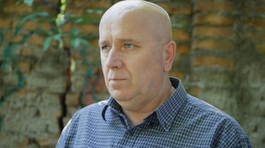 Sorun çıkaran Hayal kırıklığına uğramış bir adamla Görüntü