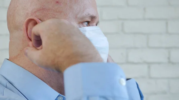 Pessoa Médica Usa Máscara de Proteção de Rosto Contra Contaminação com Coronavírus, Prevenção de Doenças Infecciosas e Contagiosas — Fotografia de Stock