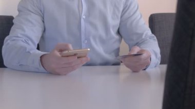 Adam smartphone ile online ödeme