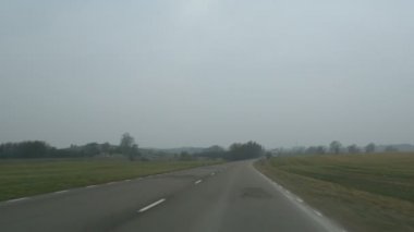 POV sürüş araba ona bir asfalt yol ülke