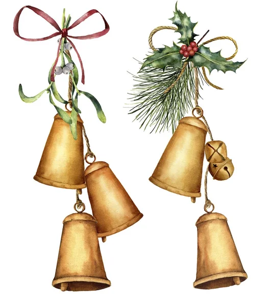 Ακουαρέλα Χριστούγεννα καμπάνες γιρλάντα με διακόσμηση διακοπών. Ζωγραφισμένα στο χέρι παραδοσιακά κουδούνια με υποκατάστημα holly, το γκι και το χριστουγεννιάτικο δέντρο που απομονώνονται σε λευκό φόντο. Για το σχεδιασμό ή την εκτύπωση. — Φωτογραφία Αρχείου