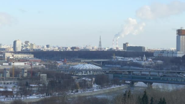 A vista sobre Moscou de colinas de Sparrow Vorobyovy Gory  . — Vídeo de Stock