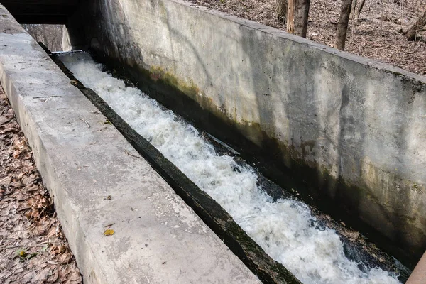 Concrete chute water — Stock Photo, Image