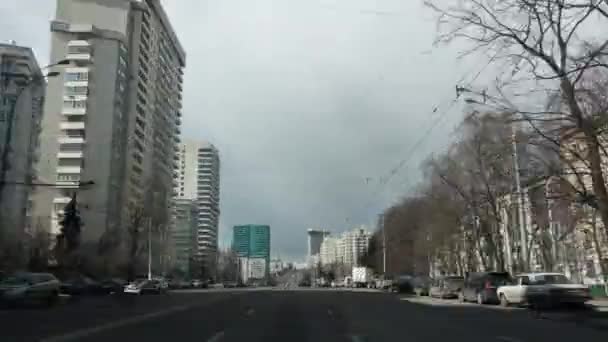 Moscou Rússia - 30 de março de 2017: Ver estrada da cidade de carro. Hiper-lapso — Vídeo de Stock