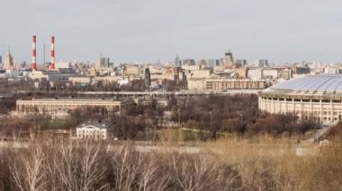 Luzhniki Stadı için Panorama görünümünden serçe tepeleri. 