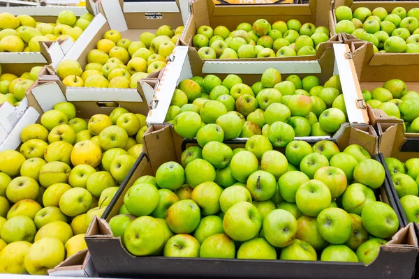 Green Apple w sklepie — Zdjęcie stockowe