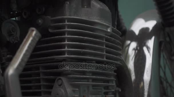 Zoom out motorcycle engine — Stock Video